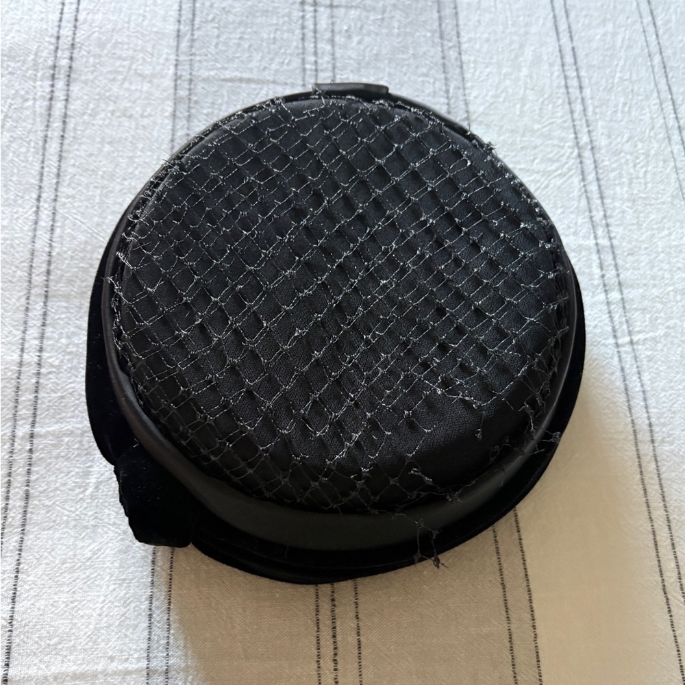 Black Vintage Pill Hat